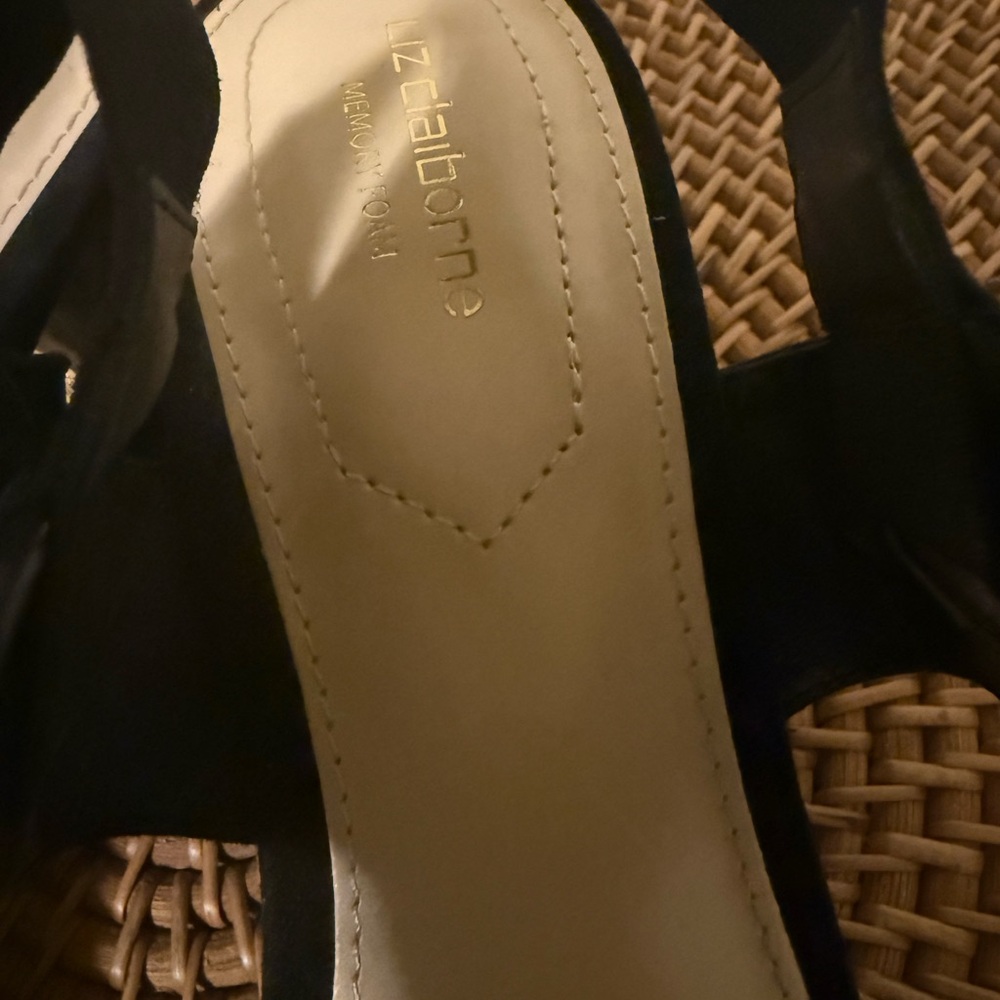Liz Claiborne Black Low Block Heel Sandals‎ with Gold accents - Picture 10 of 11